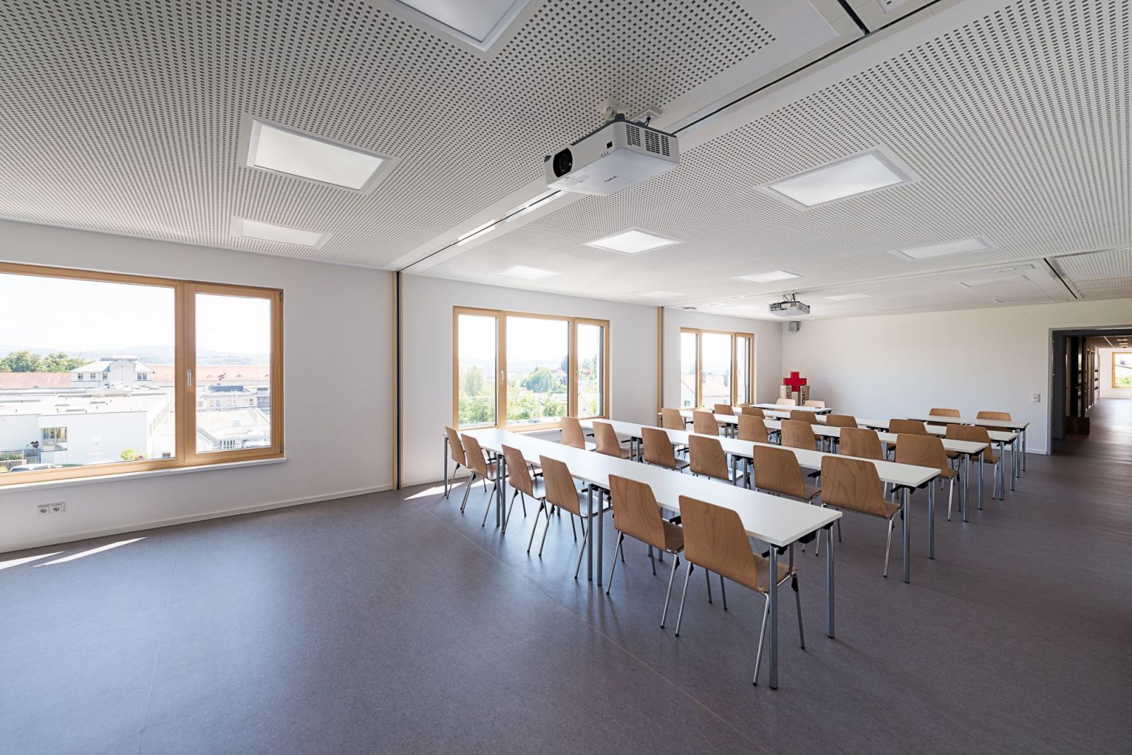 Location: Neubau BRK Cham
Architekt: Schnabel + Partner Architekten
Bearbeitung: Jürgen Krall Photographie
-------------------------------
Bild Nr.: _241_0841-926
www.krall-photographie.de