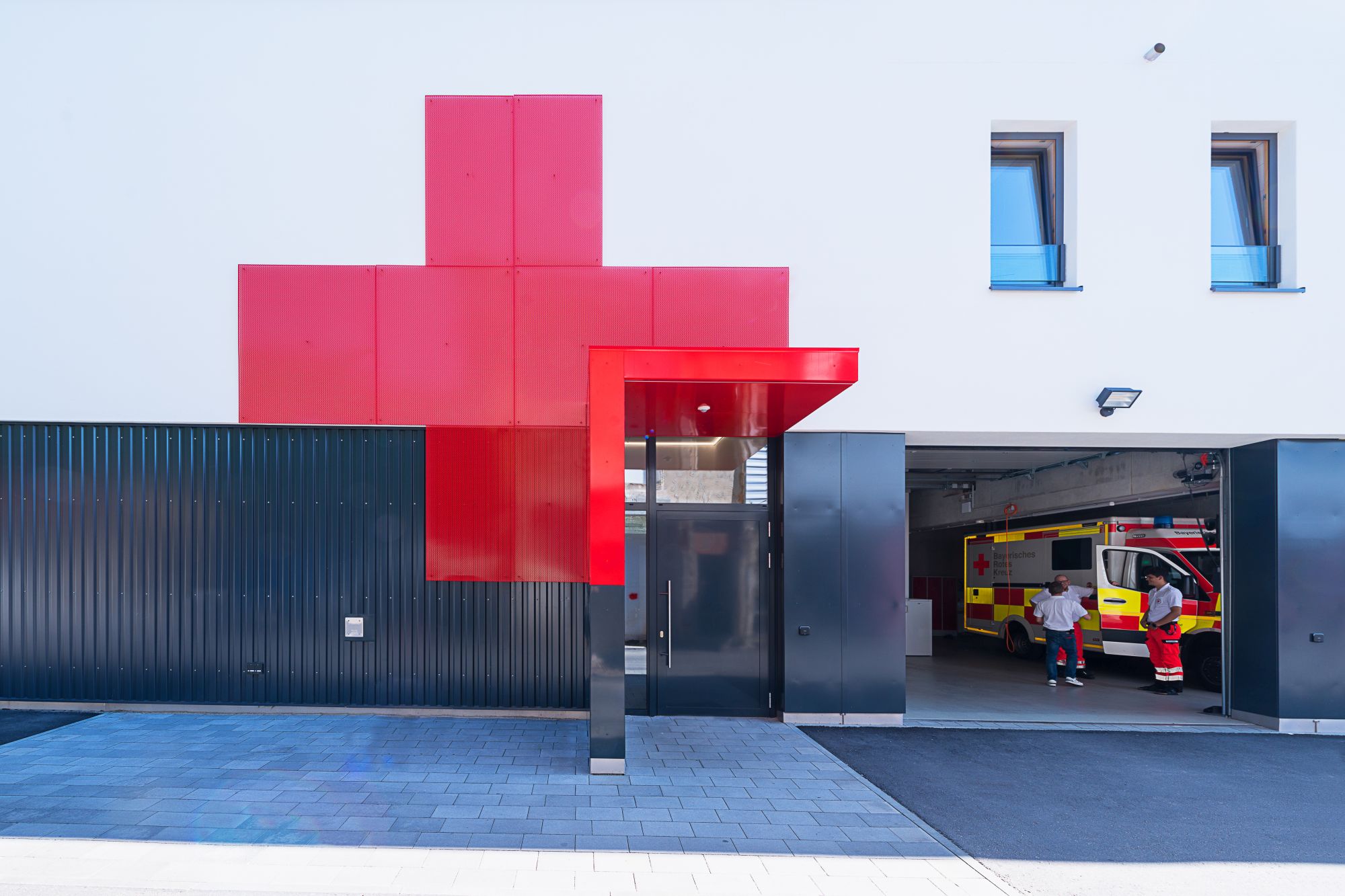 Location: Neubau BRK Cham
Architekt: Schnabel + Partner Architekten
Bearbeitung: Jürgen Krall Photographie
-------------------------------
Bild Nr.: _241_0841-926
www.krall-photographie.de