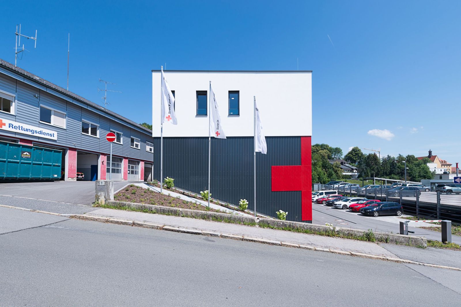 Location: Neubau BRK Cham
Architekt: Schnabel + Partner Architekten
Bearbeitung: Jürgen Krall Photographie
-------------------------------
Bild Nr.: _241_0841-926
www.krall-photographie.de